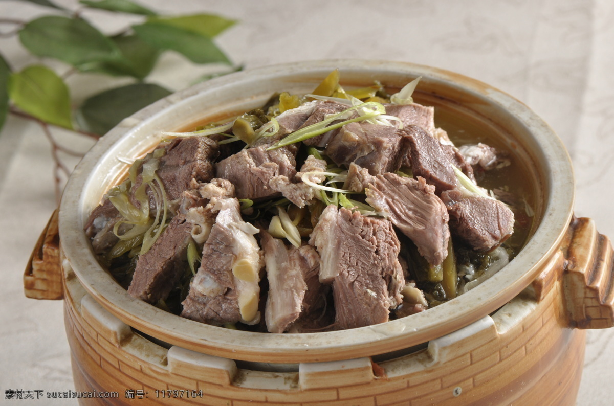 酸菜炖羊肉 炖羊肉 酸菜羊肉 酸菜炖肉 羊肉 传统美食 餐饮美食