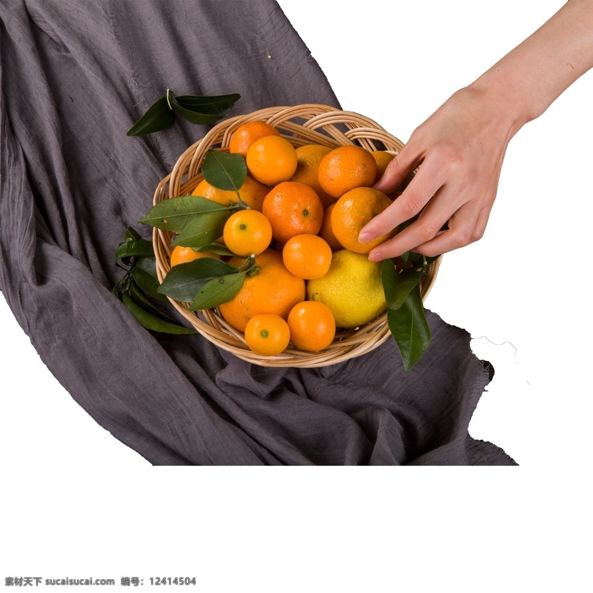 黄色 创意 篮子 橘子 食物 元素 一篮子 编织 纹理 装饰 光泽 质感 美食 味道 吃的 叶子 桌布 真实 水果 竹篮子