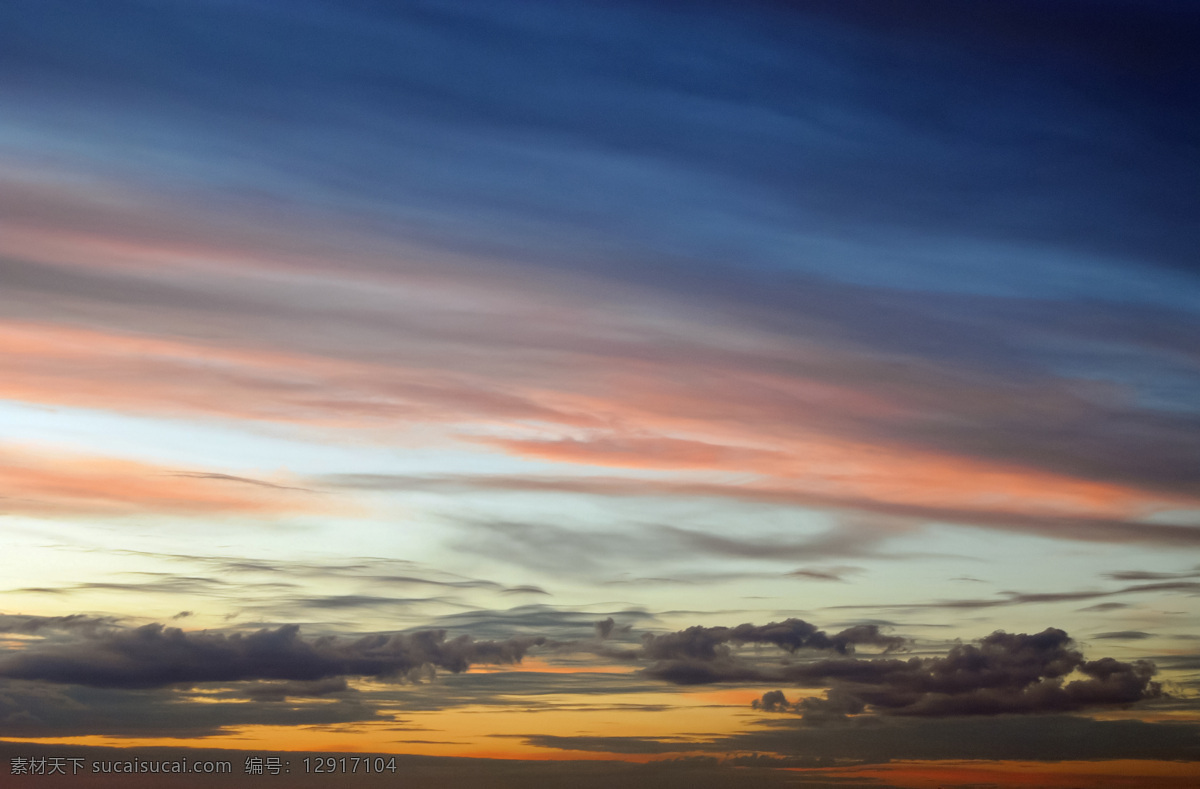 夕阳云彩 天空 夕阳背景 云彩背景 彩霞云背景 旭日夕阳 彩霞背景 天空背景 底纹 天空底纹 彩色天空 晚霞 日出 日落 夕阳 晨曦 波光粼粼 风景画 装饰画 火烧云 空 橙红 云 黄昏 傍晚 朝霞 自然景观 自然风景