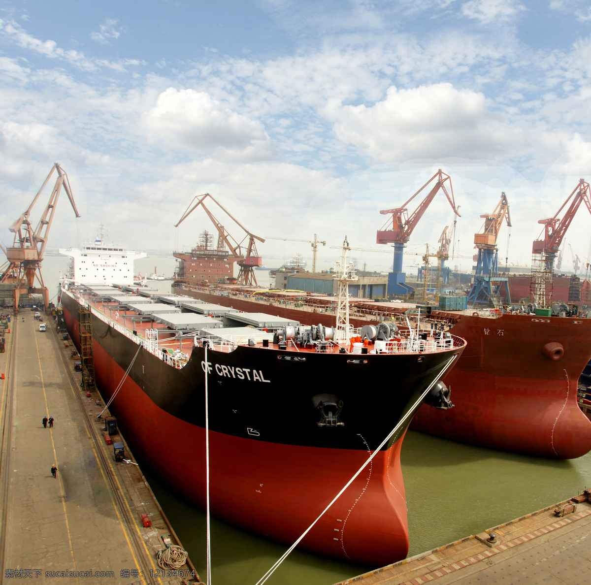 工业码头 工业生产 货运港口 船只 货柜 海上运输 货船 码头装卸 现代科技