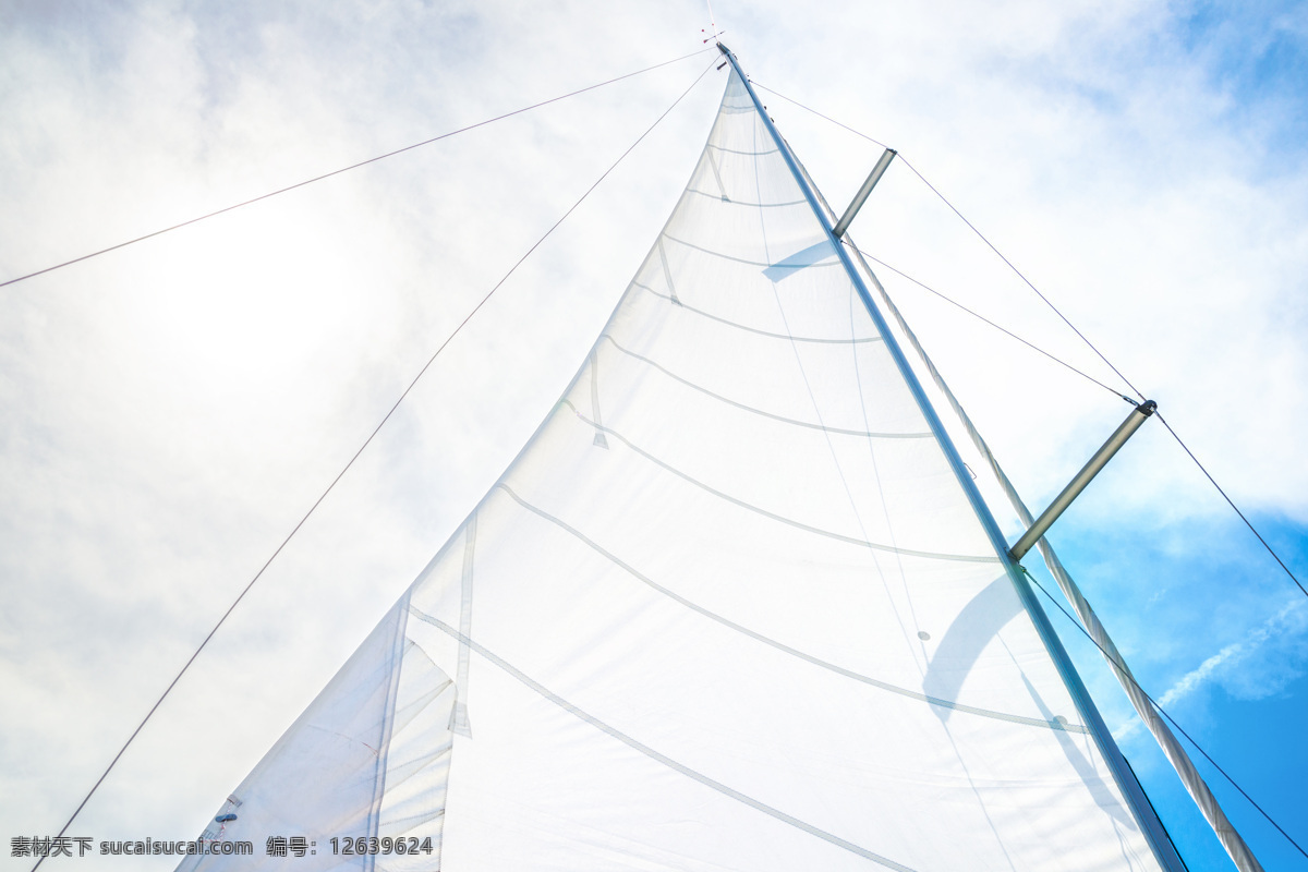 蓝天 白云 帆船 船舶 扬帆起航 船只 轮船 航行 航海 大海风景 海面风景 海洋风光 交通工具 轮船图片 现代科技