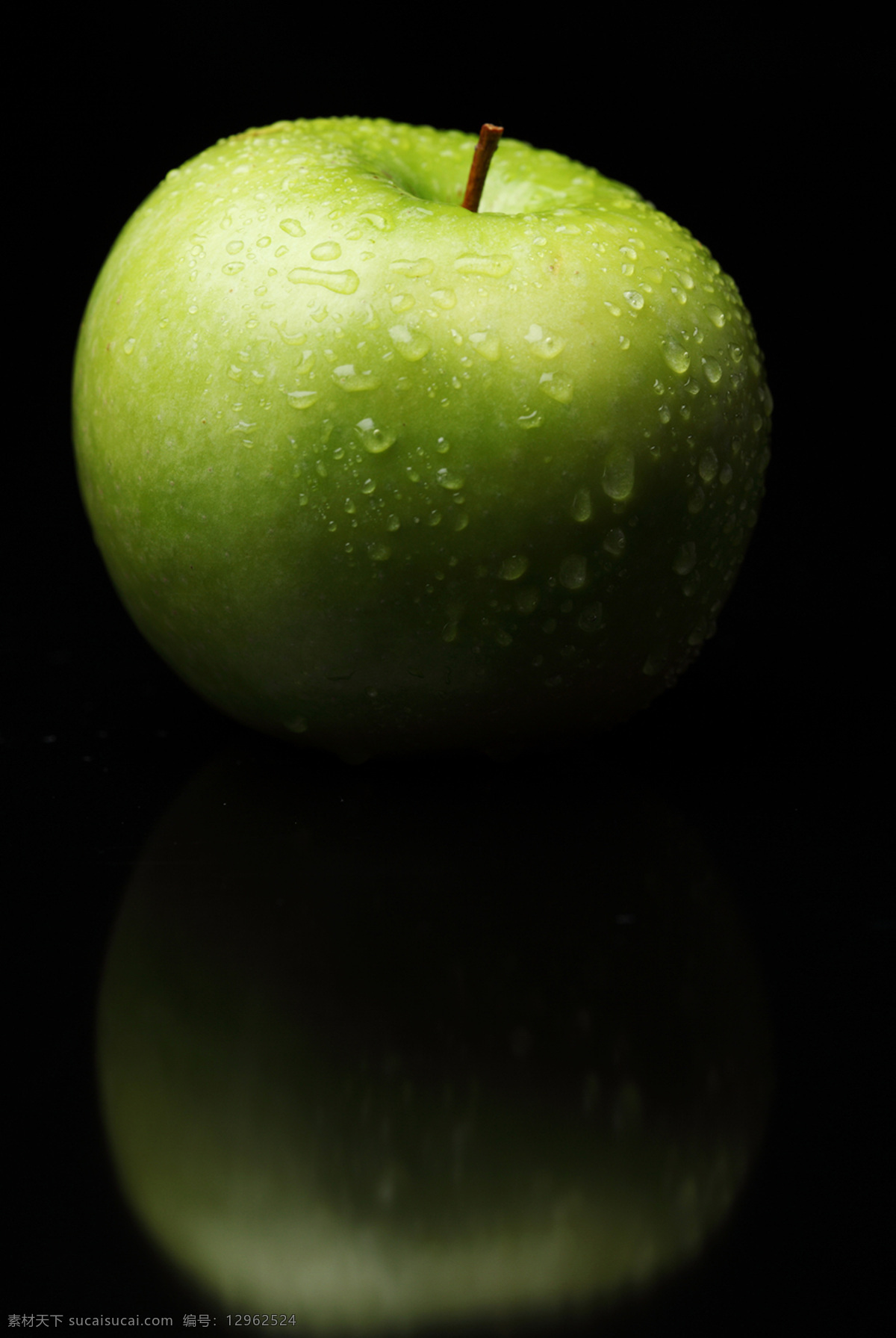诱人苹果 青苹果 苹果 新鲜苹果 水珠 露珠 露水 新鲜水果 蔬菜水果 水果高清图片 水果 生物世界