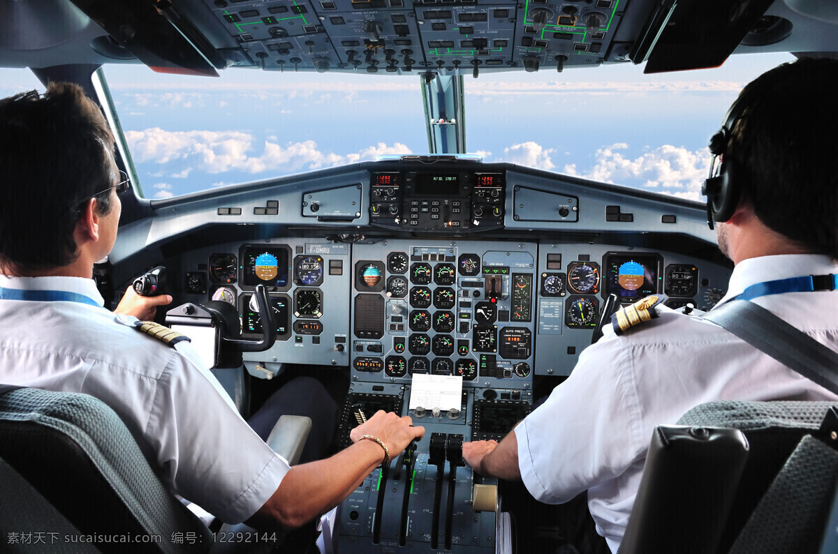 飞机驾驶舱 飞机 驾驶员 驾驶舱 副驾驶 天空 起飞 操作 交通工具 现代科技 黑色
