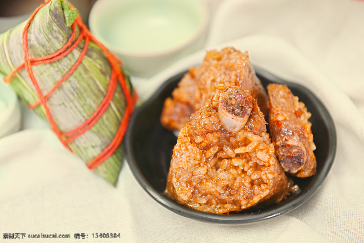 麻辣排骨粽 粽子 端午 美食 食品 豆沙粽 端午节 包粽子 糯米粽 粽子摄影 粽子图 粽子素材 端午粽子 中国节日 糯米粽子 豆沙粽子 白米粽 一个粽子 腊肉粽 鲜肉粽 卤肉粽 餐饮美食 传统美食