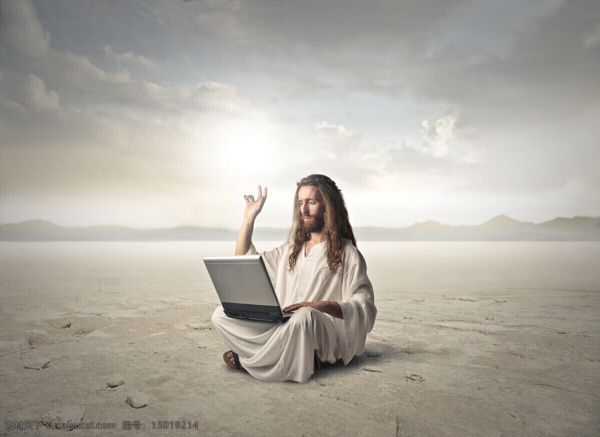 笔记本 电脑 上网 耶稣 笔记本电脑 手提电脑 基督教 男士 欧美男性 外国男人 男人图片 人物图片