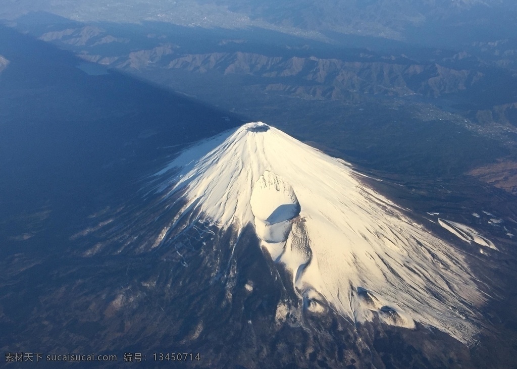 航拍 富士山 日本富士山 日本 富士山全貌 日本风情 樱花 雪山 山 山峰 山峦 山脉 湖面 湖 国外美丽风光 旅游摄影 国外旅游