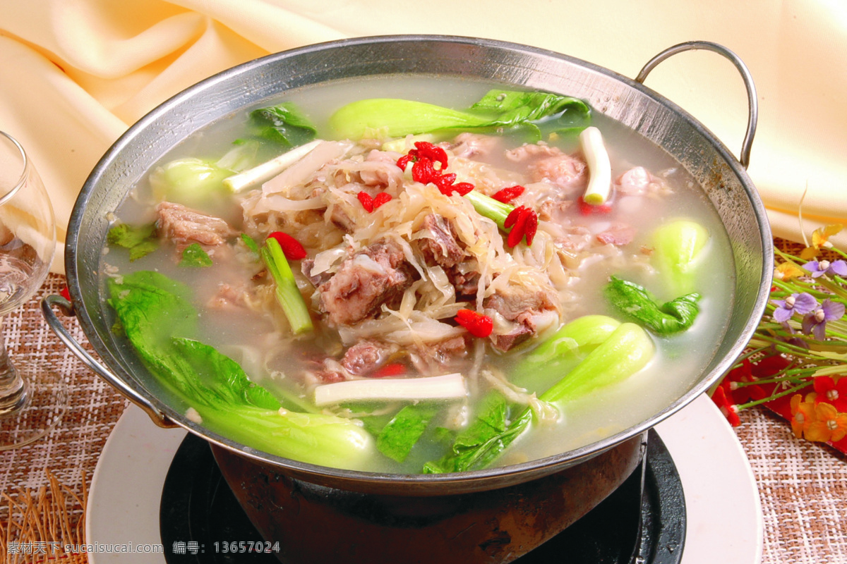 锅仔烩三鲜 三鲜豆腐 海鲜豆腐 虾仁豆腐 八宝豆腐 海鲜烩豆腐 一品全家福 全家福砂锅 三鲜虾仁汤 一品炖豆腐 绩溪一品锅 豆汤三鲜 锅仔 餐饮美食 传统美食