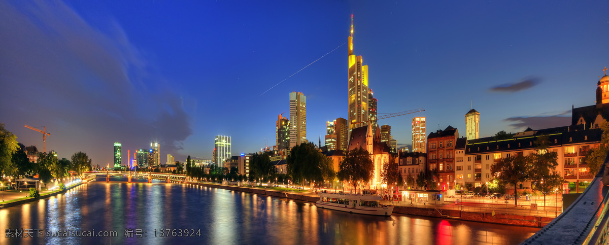 城市 夜晚 美景 高楼 灯光 建筑物 江水 城市风光 环境家居