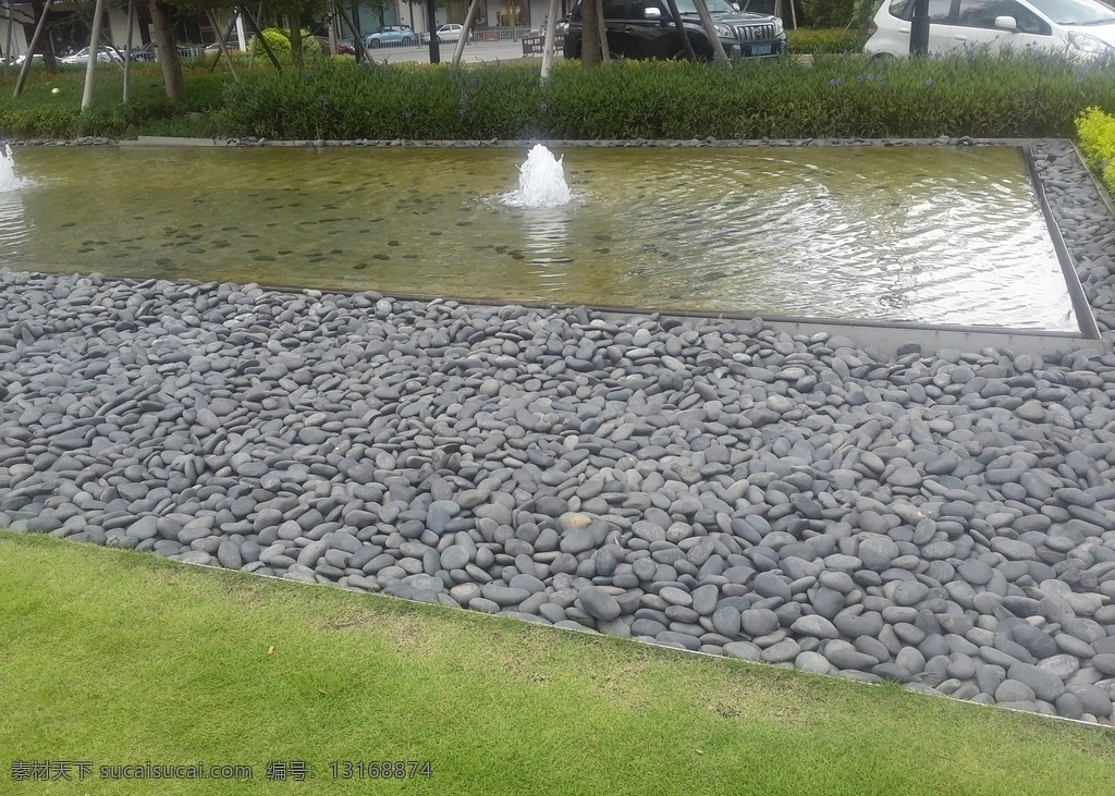水池 旁 灰色 鹅卵石 园林景观设计 现代园林设计 水池设计 室外 环境 建筑 建筑园林 园林建筑
