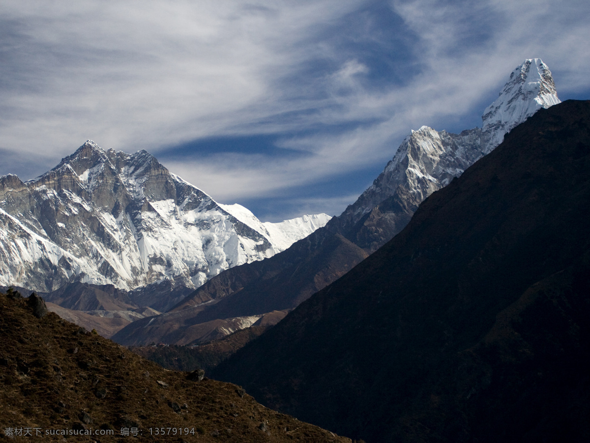 蓝天 下 山峰 雪山 蓝天白云 自然风光 仙境 风景 景色 美景 摄影图 旅游 旅游景点 著名景点 风景旅游区 高清图片 山水风景 风景图片