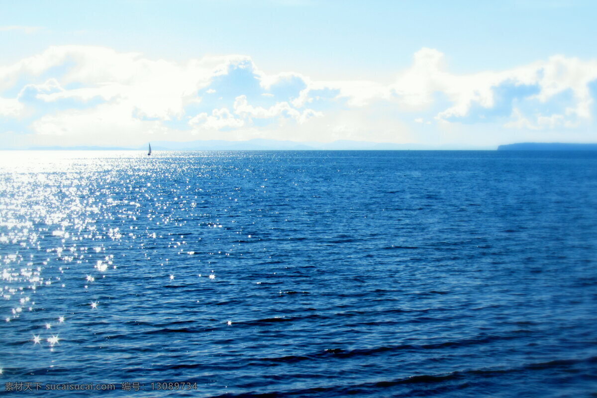 海面 海 帆船 蓝天 白云 天空 平静 大海 蔚蓝的海 自然风景 自然景观 高清图片