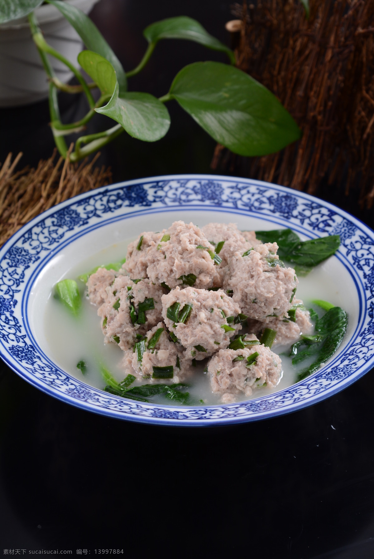 韭菜肉丸 乡下韭菜肉丸 美食 牛肉丸 传统美食 菜品摄影 餐饮美食