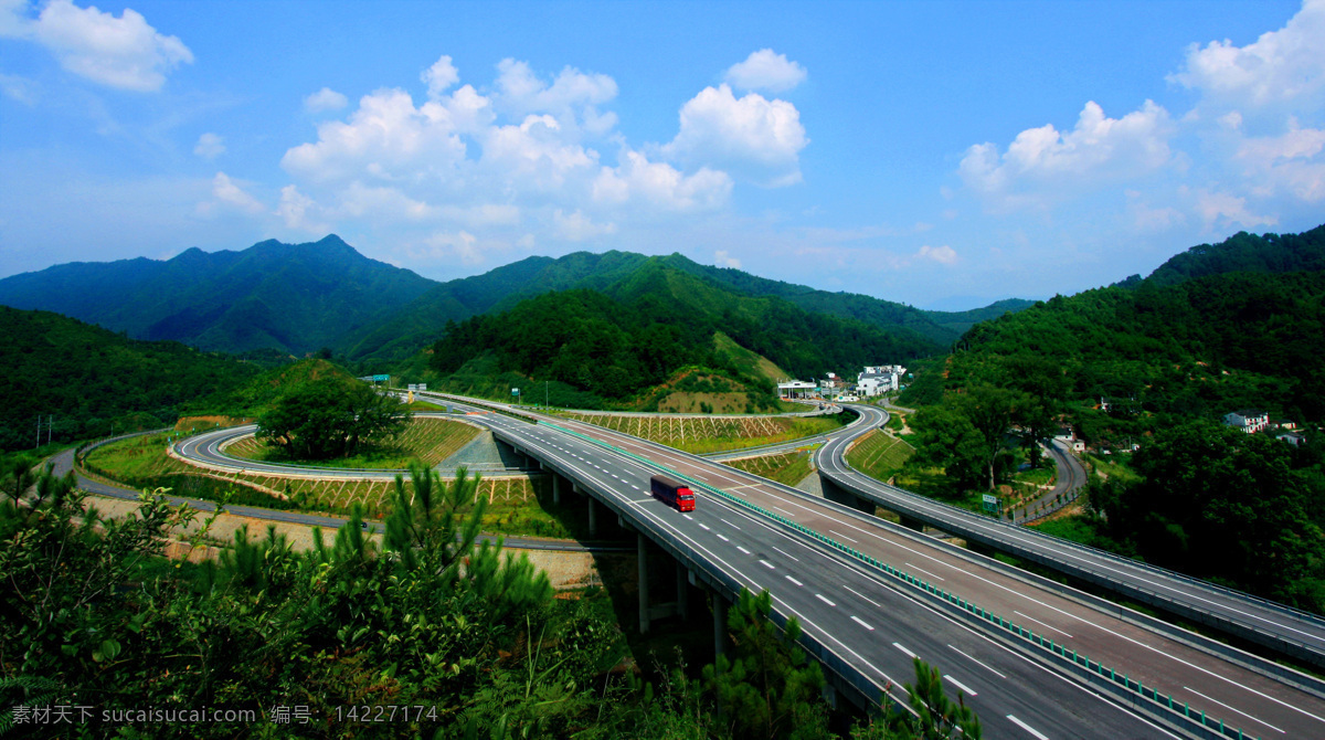 高速公路 自然景观 风景名胜 摄影图库 风景 自然风景 草地 户外风景 蓝天白云 车 高速 公路 交通工具 现代科技