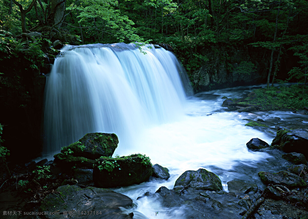 瀑布图片素材 自然 风景 瀑布 水花 水雾 溅出 湍急 急流 岩石 瀑布图片 风景图片