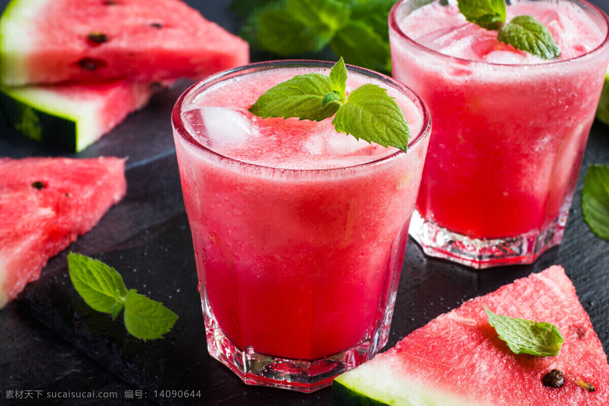 新鲜 西瓜汁 高清 夏季主题 清凉一夏 西瓜 果汁饮料 玻璃杯子 新鲜水果 切片西瓜 西瓜和西瓜汁 红色