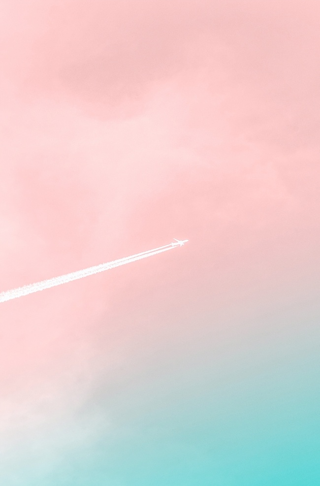 飞机气流图片 飞机气流 飞机 气流 淡色背景 风景 云朵